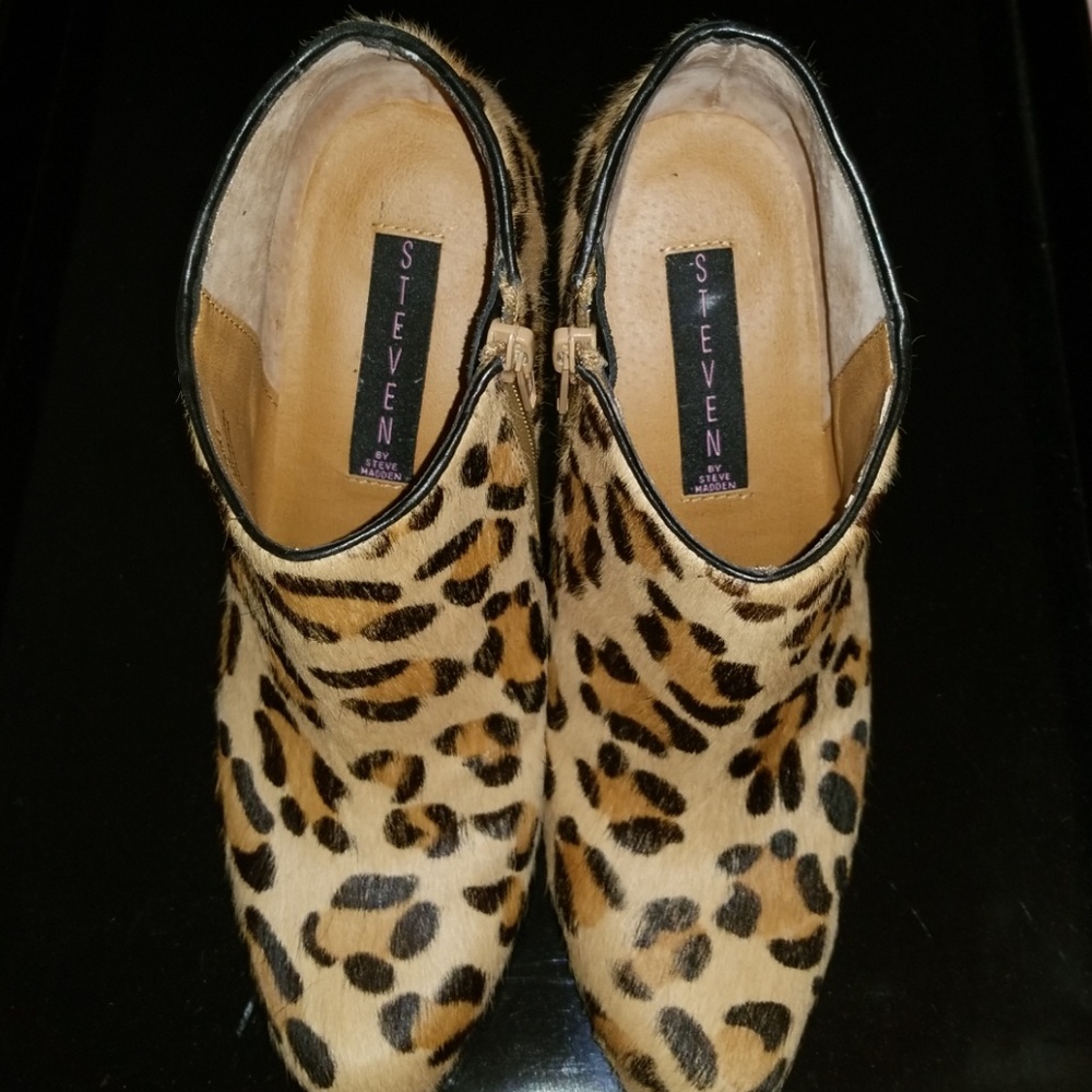 STEVEN BY STEVE MADDEN leopard calf hair booties